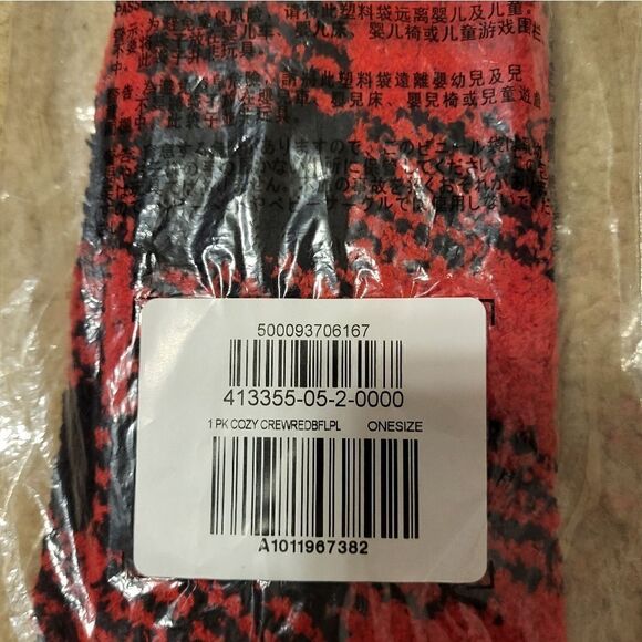 NWT Old Navy cozy crew/red/black thick socks - Picture 4 of 4